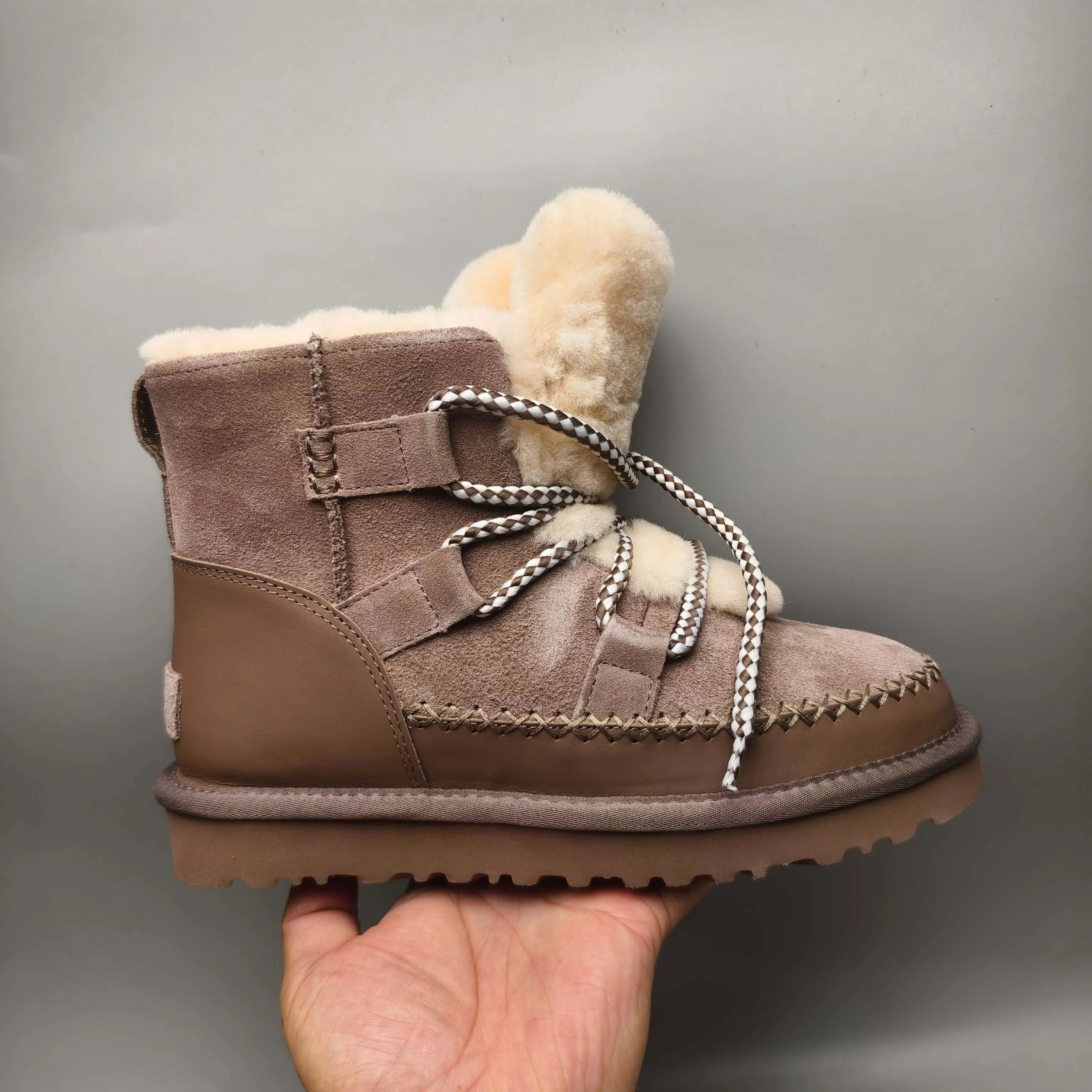 💰600 UGG sheepskin all-in-one snow boots 4574 lace-up side zipper casual shoes Color: Brown Maroon Matching size: 35-40
